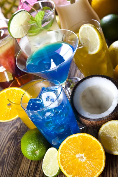 Various cocktails with fruits — Stock Photo, Image