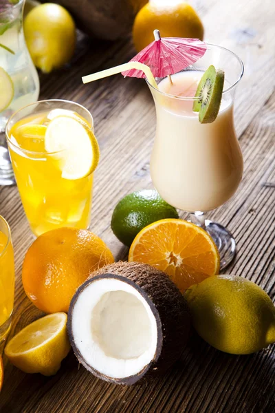 Alcohol drinks — Stock Photo, Image