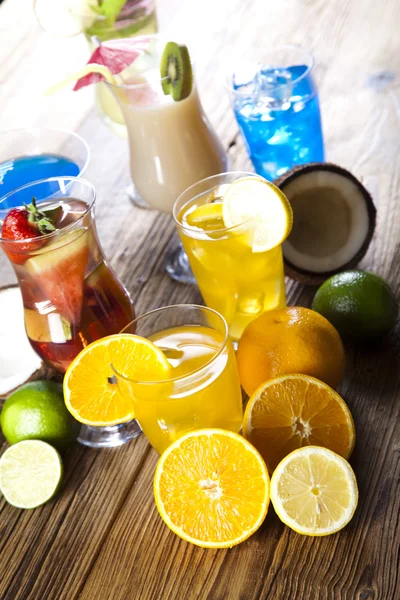 Tropical cocktails with fruits — Stock Photo, Image