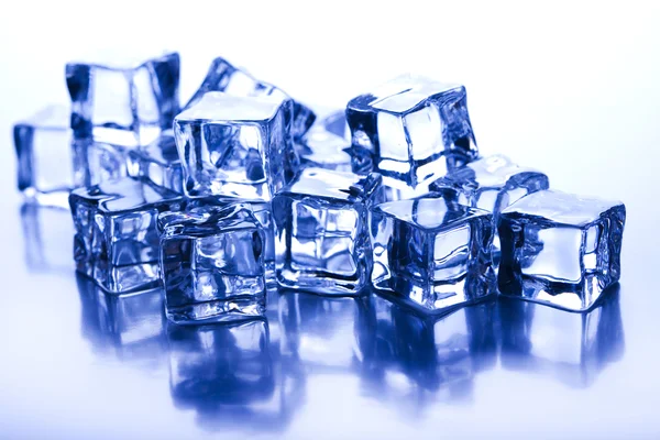 Кубики льоду прохолодно — стокове фото