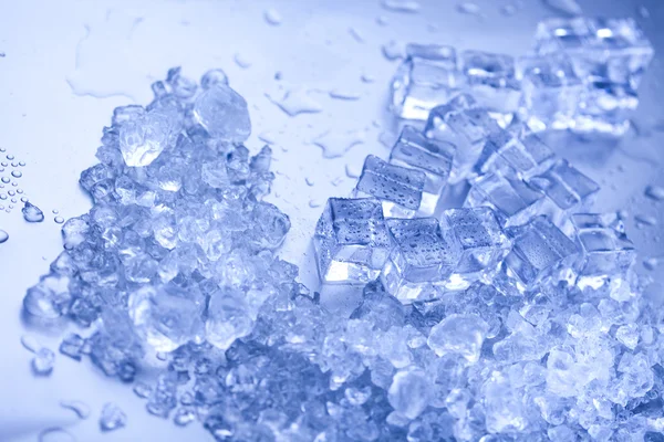 Ice and ice cubes — Stock Photo, Image