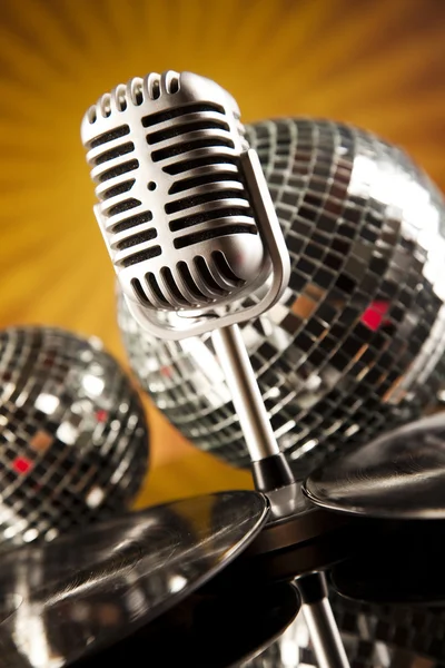 Microphone avec boules disco — Photo