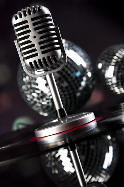 Microfono con palle da discoteca — Foto Stock