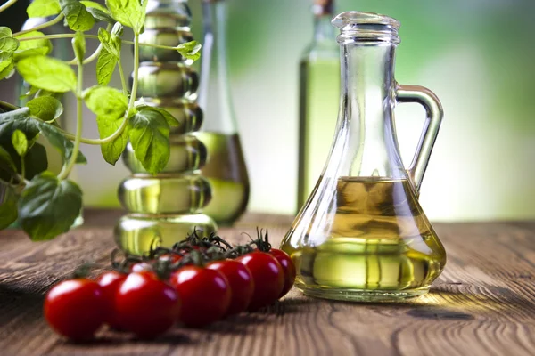 Olivový olej v lahvích — Stock fotografie