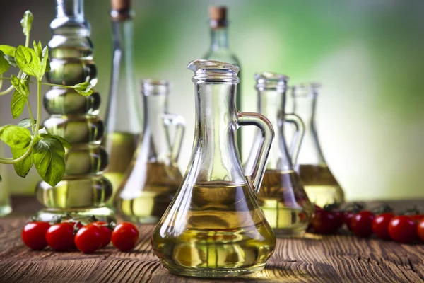 Графики с оливковым маслом — стоковое фото