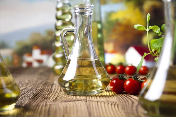 Olivenöl mit Tomaten — Stockfoto