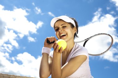 Kız bir tenis net aittir