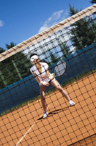 Tennisspielerin bereit für den Aufschlag lizenzfreie Stockfotos