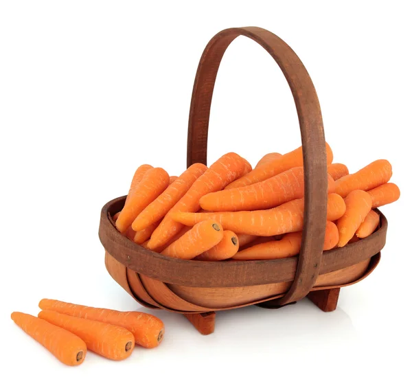 篮子里的胡萝卜 — 图库照片