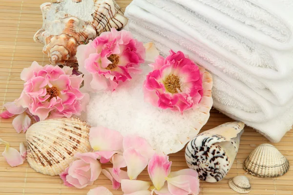 Rose spa-behandeling — Stockfoto