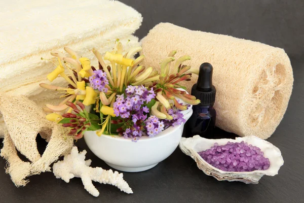 Lavender and Honeysuckle Spa — Stock Photo, Image