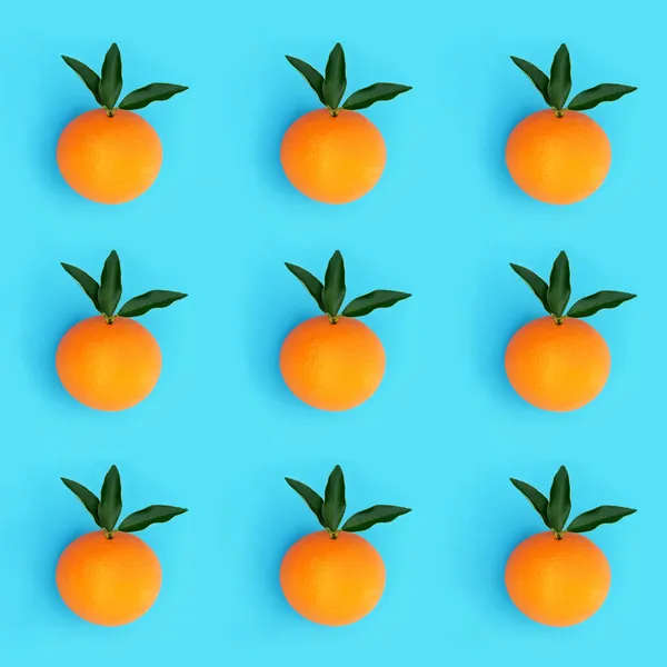 오렌지 패턴은 체계를 항산화제와 비타민 파란색 바탕에서 증가하는 특징이다 개념에 — 스톡 사진