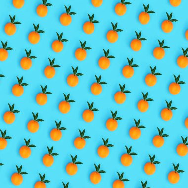 Yaprak filizi ile sağlıklı turuncu turuncu narenciye tasarımı, yüksek lezzetliler, antioksidanlar ve bağışıklık sistemini güçlendirmek için C vitamini. Mavi arka planda sağlıklı gıda konsepti için soyut izometrik bileşim.