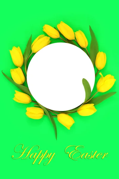 复活节快乐的黄色郁金香花环 在鲜绿的背景上有复制的空间 最少的复活节作文 平面放置顶部视图与文字 — 图库照片
