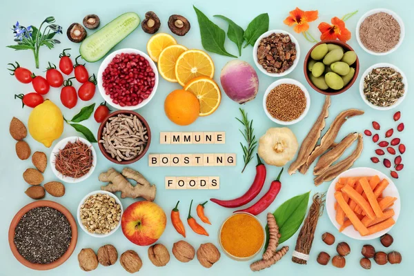 免疫系统通过蔬菜 草药和香料来促进素食的健康 富含抗氧化剂 花青素 番茄红素 聪明碳水化合物 欧米加3 维生素 矿物质 — 图库照片