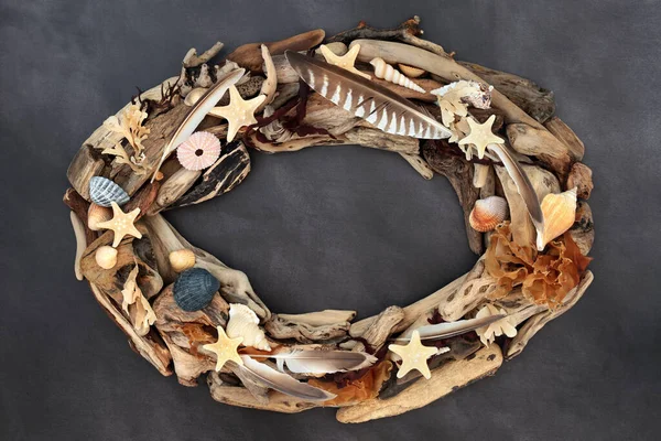 Driftwood Seashell Feather Seaweed Oval Shaped Wreath Grunge Grey Background — Stock Photo, Image