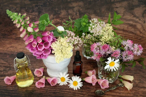 Flowers Herbs Essential Oil Used Alternative Aromatherapy Healing Remedies Natural — Stock Photo, Image