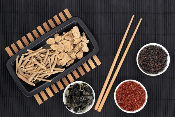 Plant Based Chinese Herbal Medicine Herbs Spice Alternative Healing Remedies — Stock fotografie