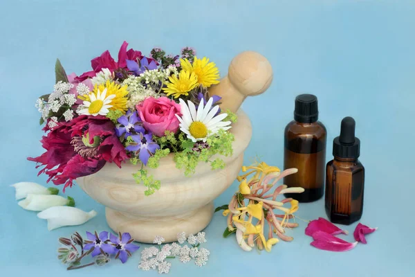 Herbal Flower Remedy Medicine Preparation Herbs Flowers Essential Oils Natural — Stock Photo, Image