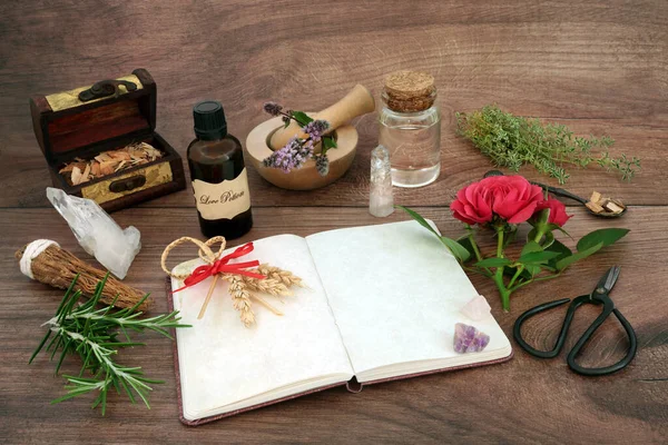 Preparação Poção Amor Com Caderno Receitas Boneca Milho Para Ritual — Fotografia de Stock