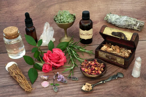 Poção Amor Ingredientes Afrodisíacos Para Feitiço Mágico Com Ervas Rosa — Fotografia de Stock