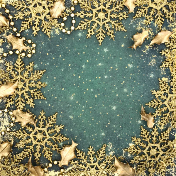 Altın Sarısı Noel Çiçekleri Grunge Green Kar Taneleri Şenlikli Noel — Stok fotoğraf