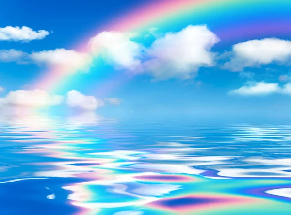 晴天背景 白色积云 彩虹倒映在水中 自然夏季或春季背景 有完美的炎热天气图解 — 图库照片