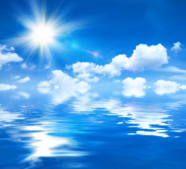 Słoneczne Tło Błękitne Niebo Białymi Chmurami Słońcem Ilustracja — Zdjęcie stockowe