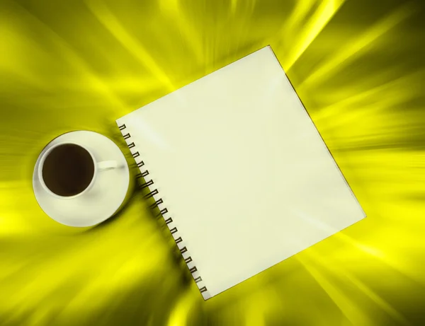 白いカップと白のページ — ストック写真