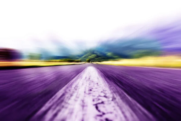 Middle of the road — Stock Photo, Image