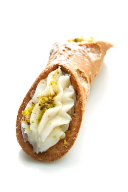 Sicilyalı cannoli fıstıklı