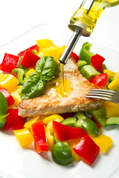 Stekt tonfisk filé med peppar — Stockfoto