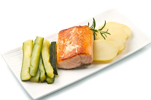 Grilovaného lososa a zelenina — Stock fotografie