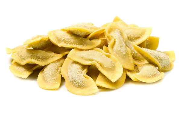 Ravioli isolati su fondo bianco — Foto Stock