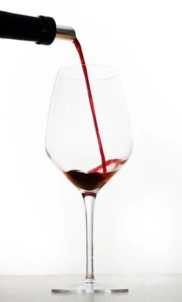Vino rosso e bicchieri — Foto Stock