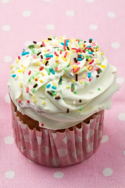 Frisch gebackene Vanille Cupcakes — Stockfoto