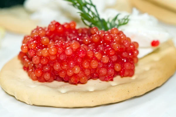 Canape de caviar noir et rouge — Photo