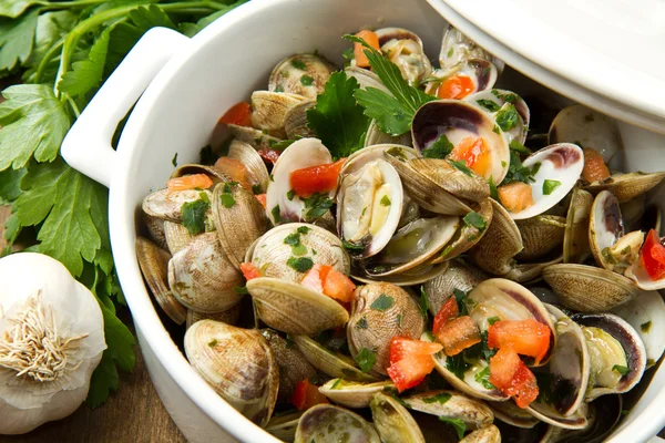 Вкусный моллюсков суп — стоковое фото