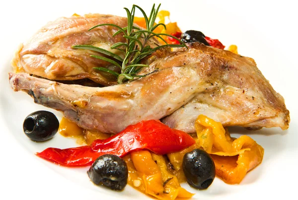 Baked rabbit with olives and pepper — Stock Photo, Image