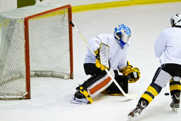 Hockeyspelare under en match — Stockfoto