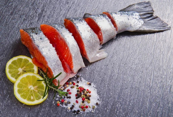 Segment van verse zalm — Stockfoto