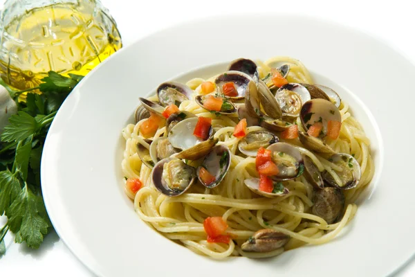 Spaghetti with clams — Stock Photo, Image