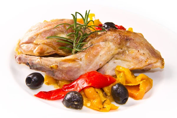 Baked rabbit with olives and pepper — Stock Photo, Image