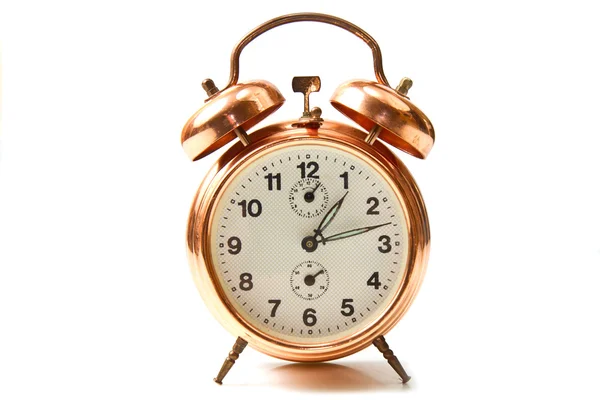 Relógio de alarme de estilo antigo isolado no branco — Fotografia de Stock