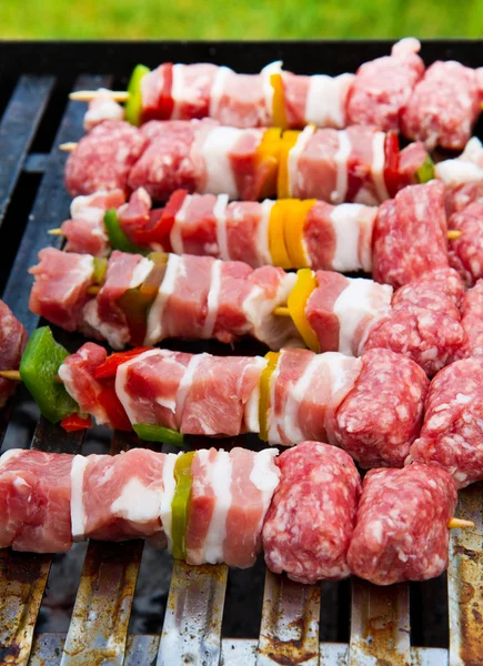 Fresh raw kebab — Stock Photo, Image