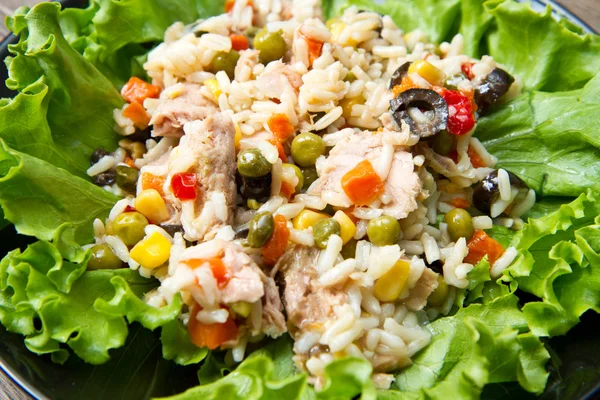 Tuna salad with rice and vegetables — Stock Photo, Image