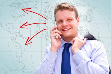 Telefonda konuşan genç bir iş adamının portresi.