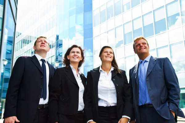 Gelukkig positieve bedrijfsgroep opzoeken met dromen van expressio — Stockfoto