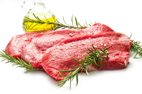 Rauw vlees geïsoleerd — Stockfoto