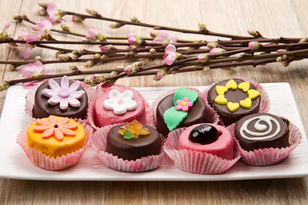 Variety of cassate sicily dessert  with spring flower — Stock Photo, Image